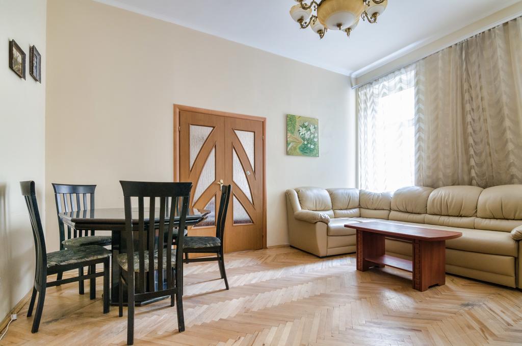 Leogrand Apartments Teodora 3 リヴィウ エクステリア 写真